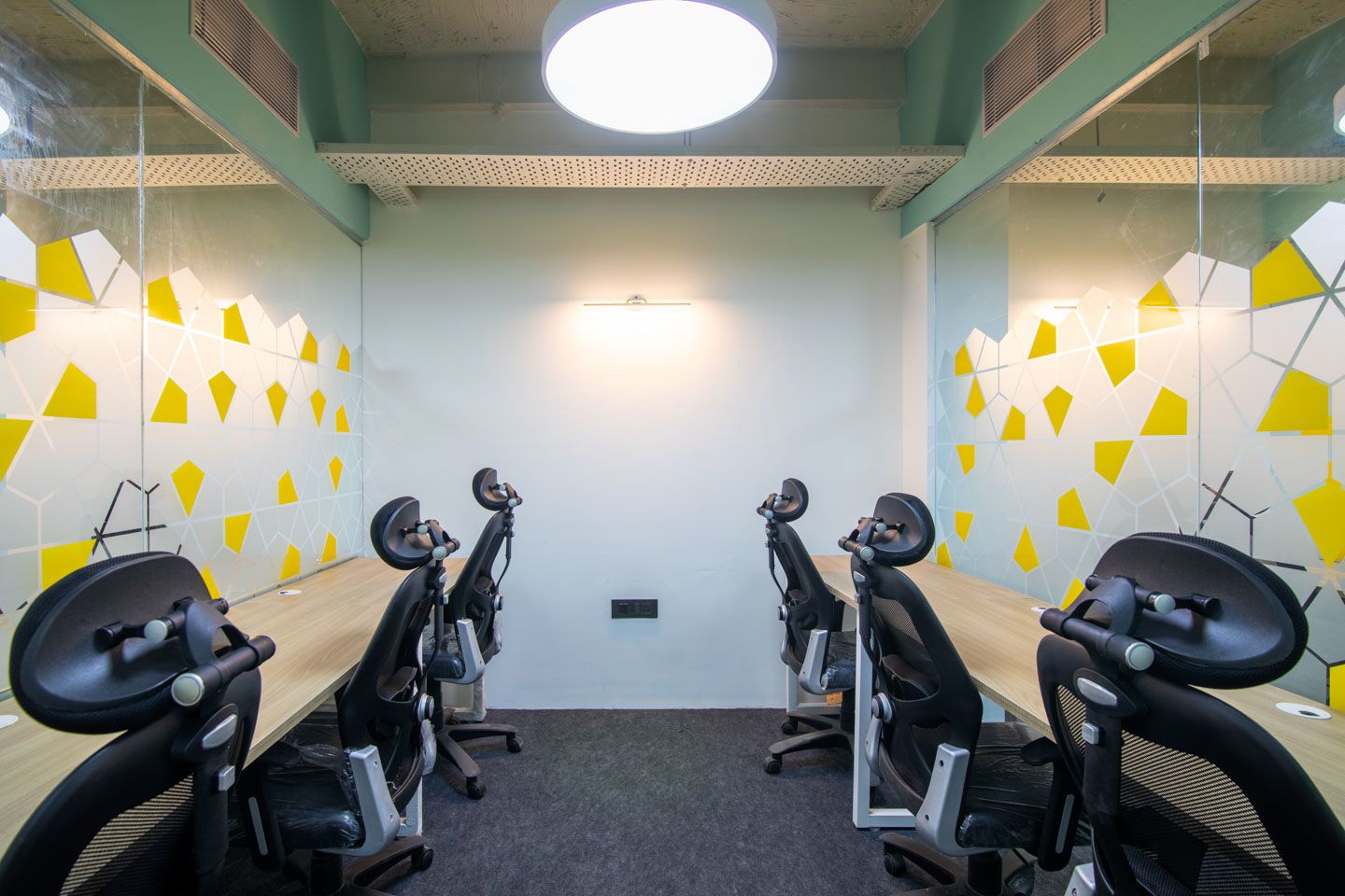 best coworking spaces in south delhi Hubhive11
